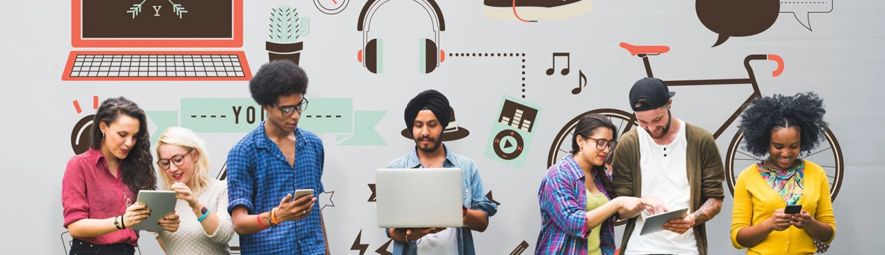 Junge Menschen Generation Z an Laptops, Tablets und Smartphones, Copyright: Rawpixel.com - stock.adobe.com