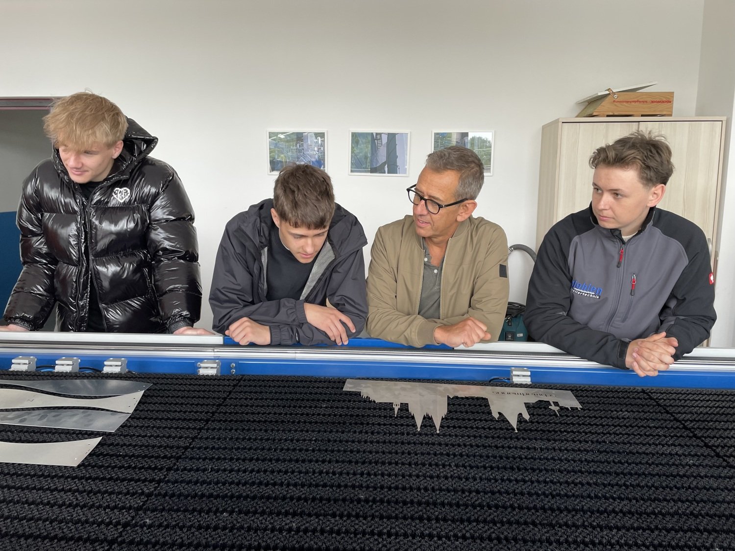 Firma Dohlen Isoliertechnik schaut sich die Ausbildungswerkhallen an., Copyright: BZB