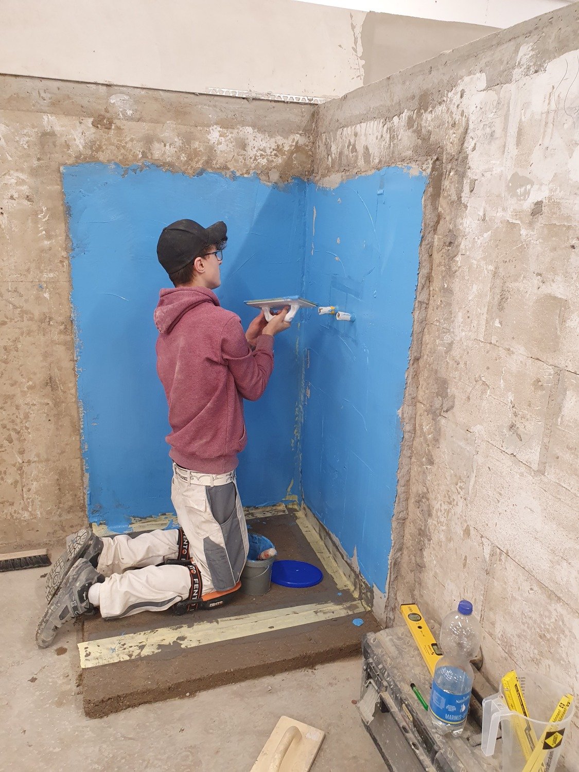 Die Auszubildenden setzten das neu erworbene Wissen direkt in die Praxis um, Copyright: BZB