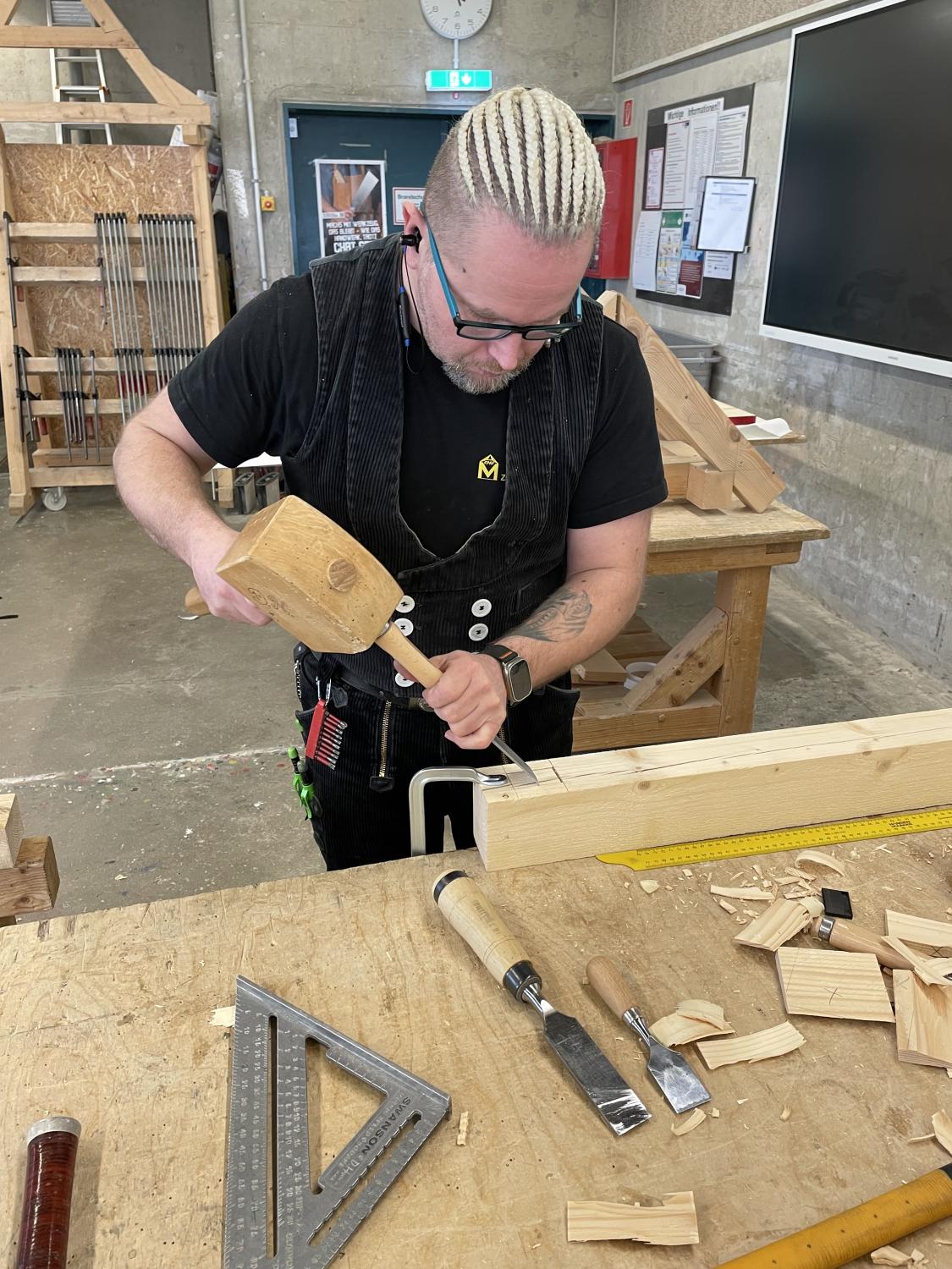 Zimmerer Azubi Denis Hülsenbeck BZB Düsseldorf, Copyright: BZB