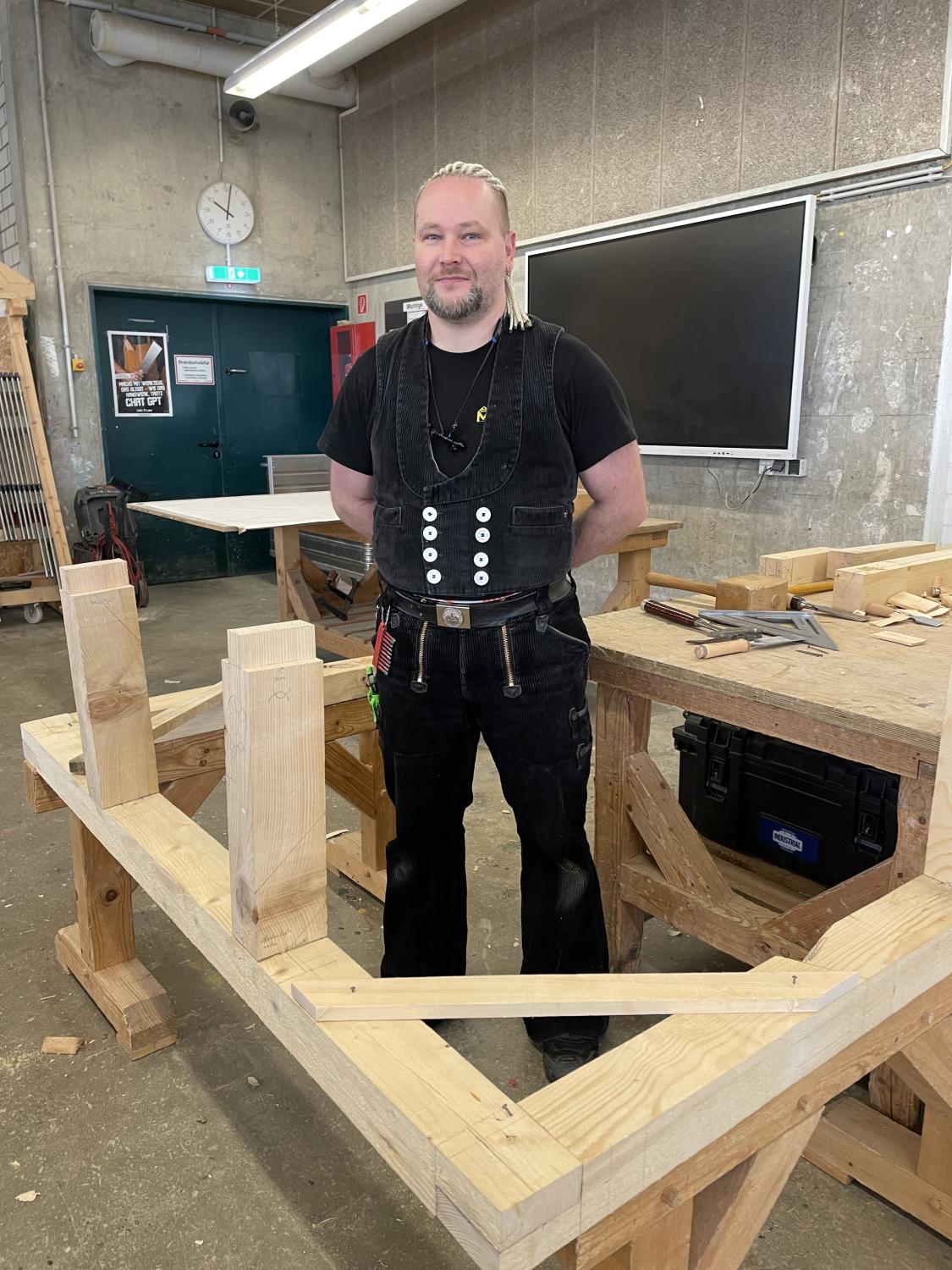 Denis Hülsenbeck ist angehender Zimmerer im 2. Ausbildungsjahr., Copyright: BZB