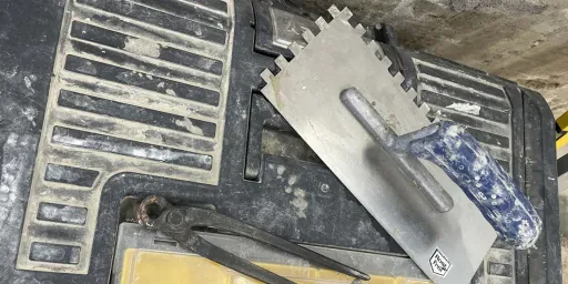 Auszubildender zum Fliesenleger Luka Platen, Copyright: BZB