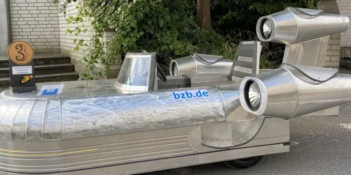 Krefelder Seifenkistenrennen: BZB belegen dritten Platz, Copyright: BZB