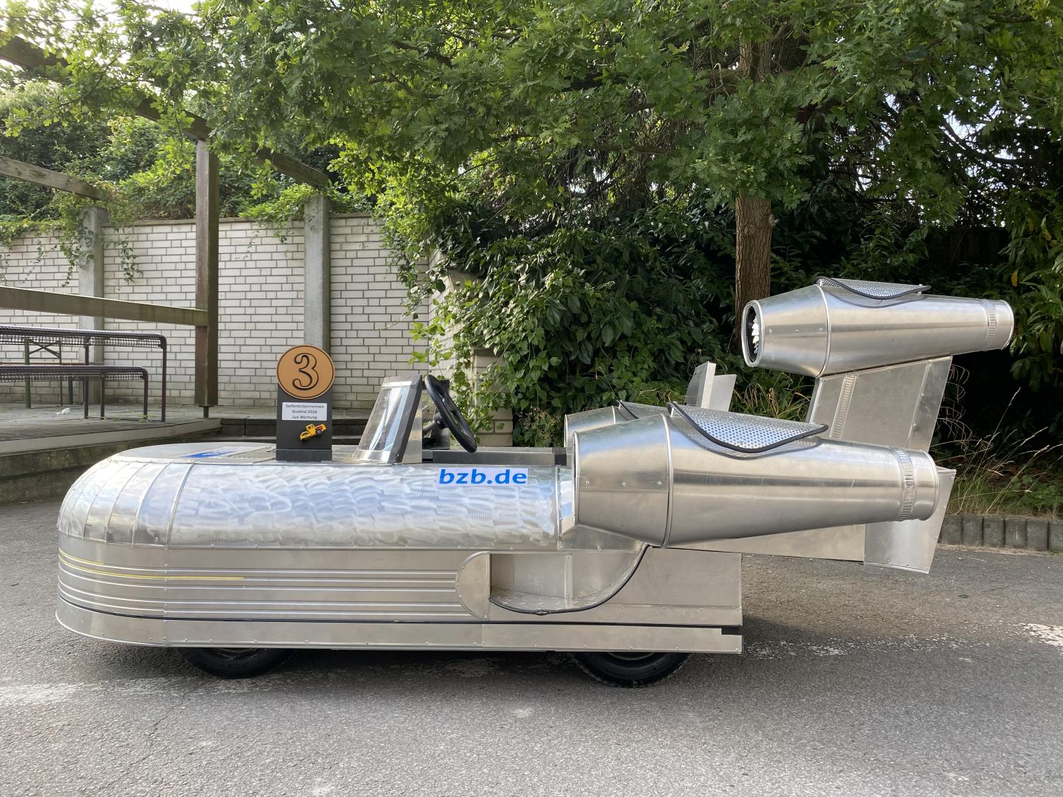 Die Gewinner der Herzen: Das BZB-Team belegte mit dem Landspeeder den dritten Platz., Copyright: BZB