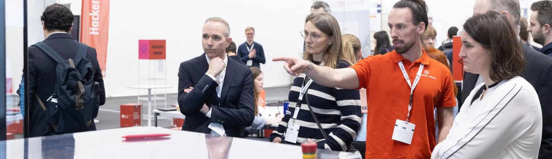 Besucher des Innovationsparcours auf der DigitalBau 2024, Copyright: Messe München
